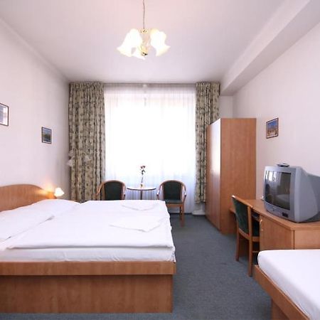 Hotel Legie Bed&Breakfast Praag Buitenkant foto