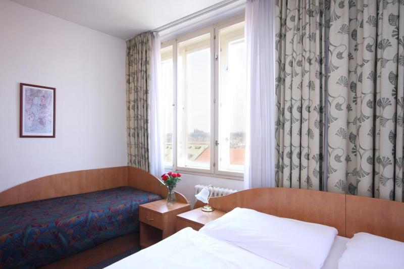 Hotel Legie Bed&Breakfast Praag Buitenkant foto